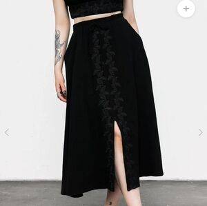 Preowned Disturbia Vine Textured Midi Skirt size US 8